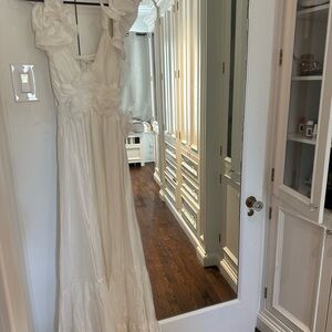 Elegant White Maxi Dress